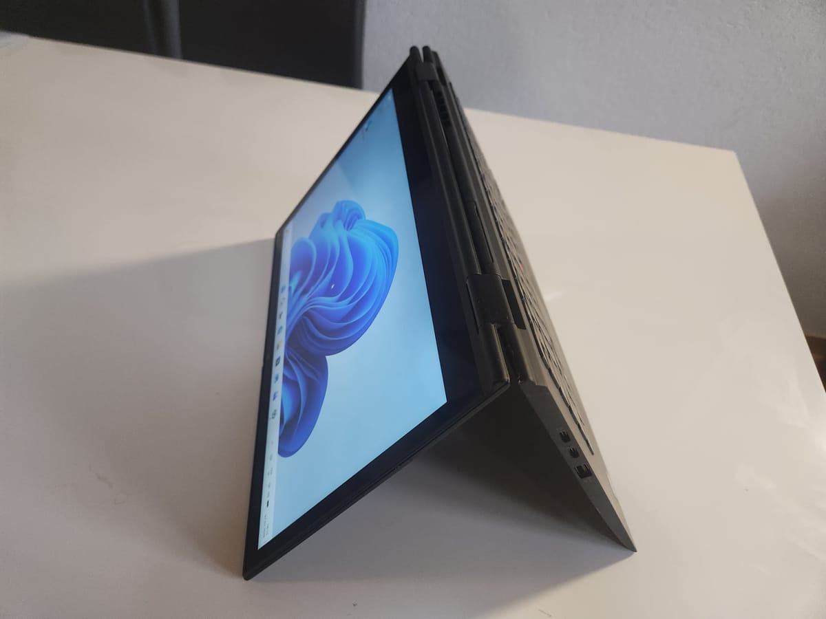 Lenovo Thinkpad X1 Yoga Ecran 14" réversible Processeur Intel Core i5 8th Gen CPU 1.70 GHz — Bon état, a vendre d'occasion en Suisse sur Main2Main