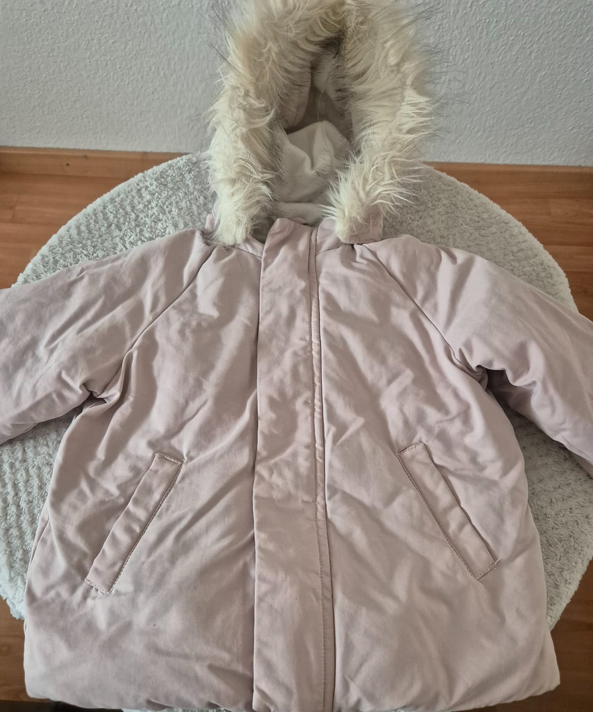 Veste d'hiver fille — Bon état, a vendre d'occasion en Suisse sur Main2Main