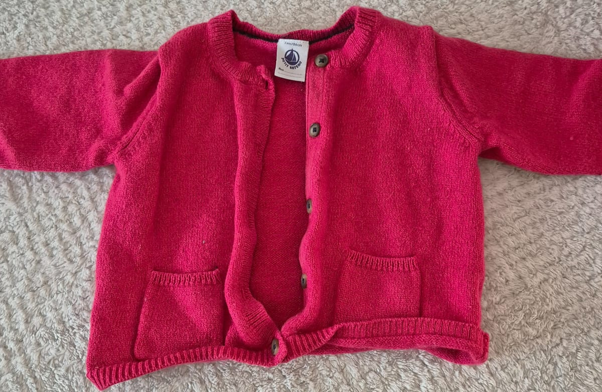 Cardigan petit bateau  — Très bon état, a vendre d'occasion en Suisse sur Main2Main